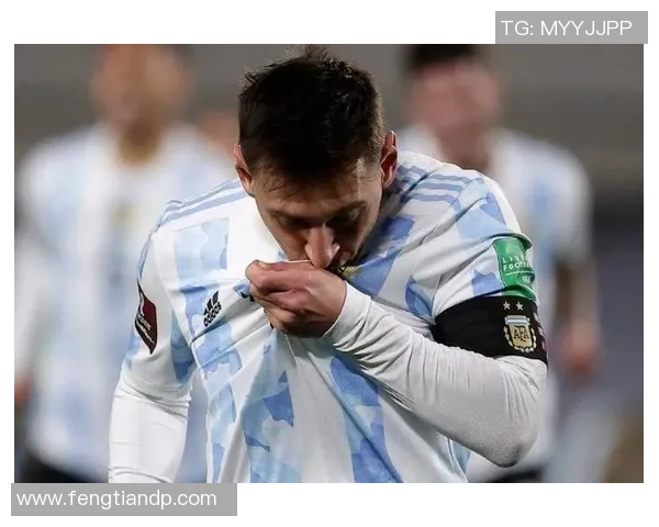 9号足球服球星高清图片展示 揭秘足球巨星背后的荣耀与传奇